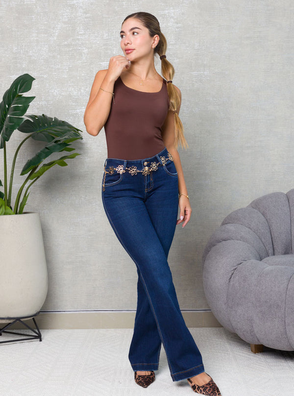 JEAN BOTA RECTA LEVANTA COLA